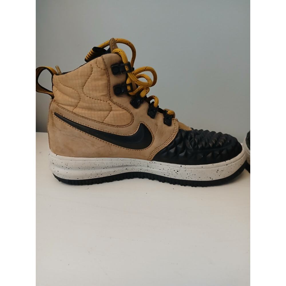 Nike Lunar Force 1 Duckboot '17 in the "Metallic Gold / Black  4Y - Picture 3 of 9